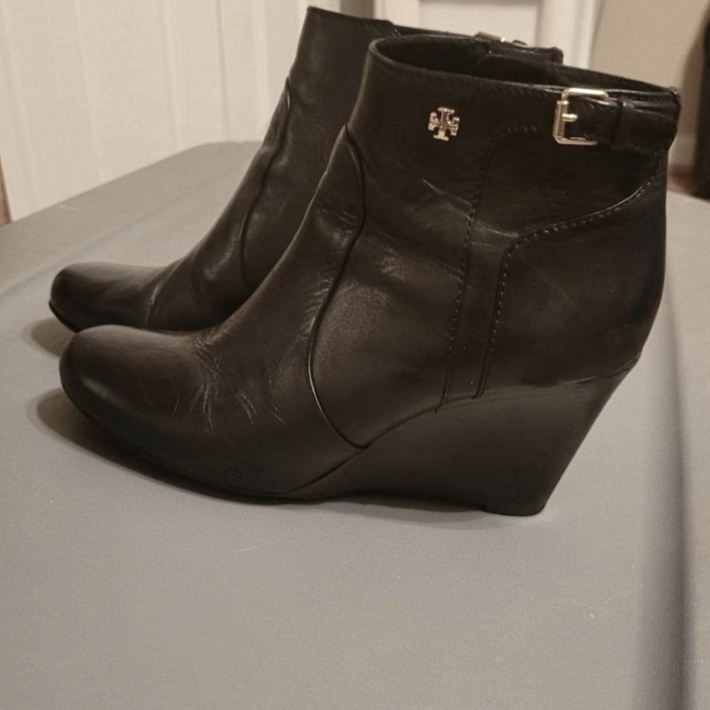 Tory burch black leather booties